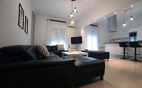 Estia Luxury House